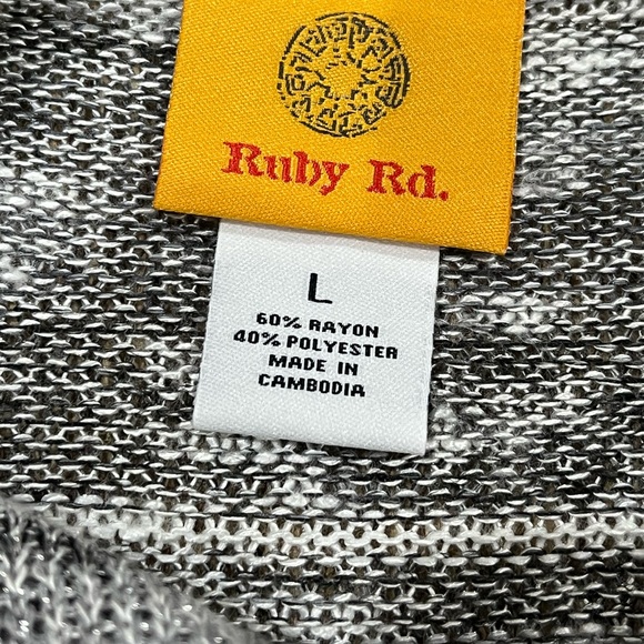 NWOT RUBY RD.Shimmering Kangaroo Pouch Gray Sweater Top - Picture 7 of 10